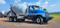 CamionRevolvedora-Mack-Cv713-7842-1