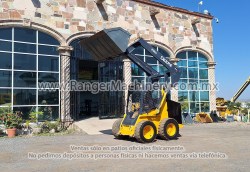 Minicargador-JohnDeere-318D-2039-156