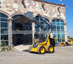 Minicargador-JohnDeere-318D-2039-47