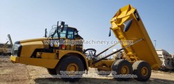 Yucle-Cat-735b-0420-9