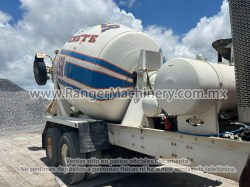 camion-hormigonero-freigthliner-13.jfif