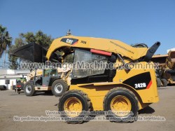 minicargador-caterpillar-242B-serie0682-20