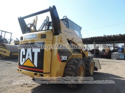 minicargador-caterpillar-242B-serie0682-7