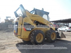 minicargador-caterpillar-242B-serie0682-8